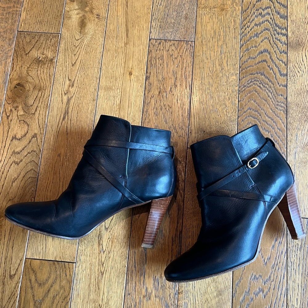 Sezane booties, size 39